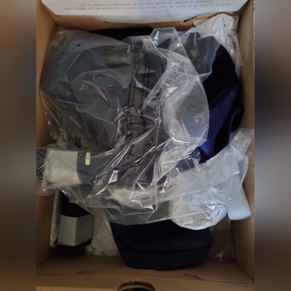 ๐๐ฆBrand new in box over the knee velvet blue boots๐๐ข - Picture 2 of 4